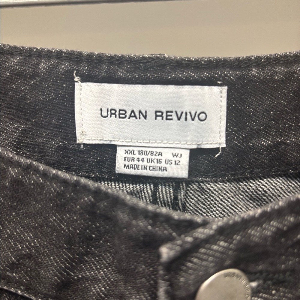 NWOT - Black Denim Shorts - Picture 5 of 5